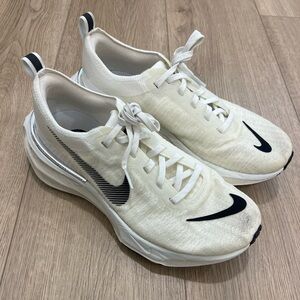 Nike ZoomX Invincible 3 W9